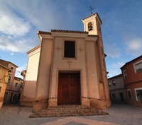 Fachada de la iglesia hellinera de San Roque.
