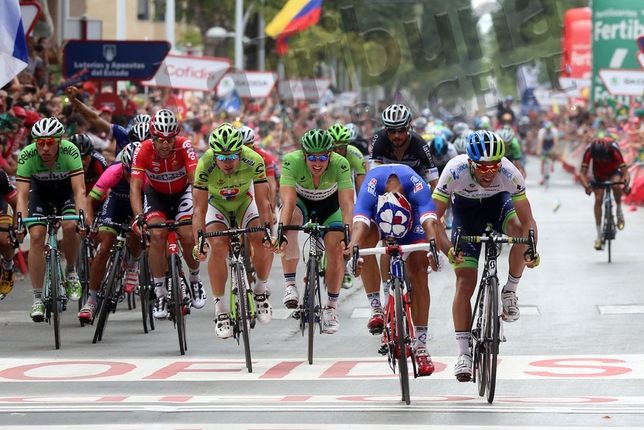 Gran ambiente en la capital para recibir a los ciclistas de La Vuelta 2014
