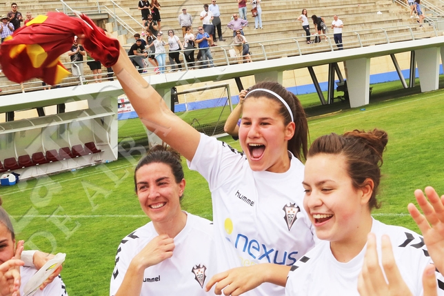 Las jugadoras del Fundación Albacete lograron la permanencia en la máxima categoría del fútbol femenino