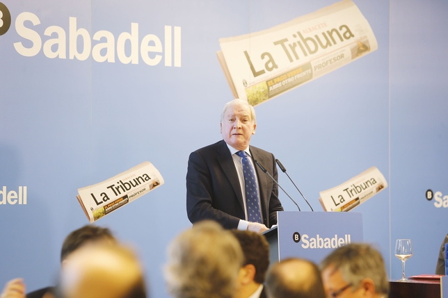 Un momento del desayuno informativo organizado por el diario La Tribuna y el Banco Sabadell, que ha contado con la presencia de Emiliano García-Page, presidente de Castilla-La Mancha  / LATRIBUNADEALBACETE.ES