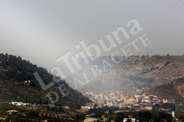 Indendio forestal en Yeste y Molinicos. / Rubén Serrallé y José Miguel Esparcia  / LATRIBUNADEALBACETE.ES