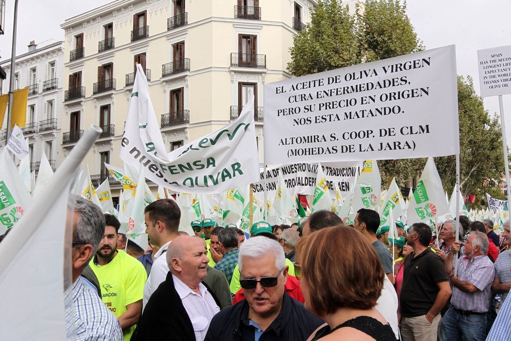 Los olivareros defienden en Madrid la autorregulación