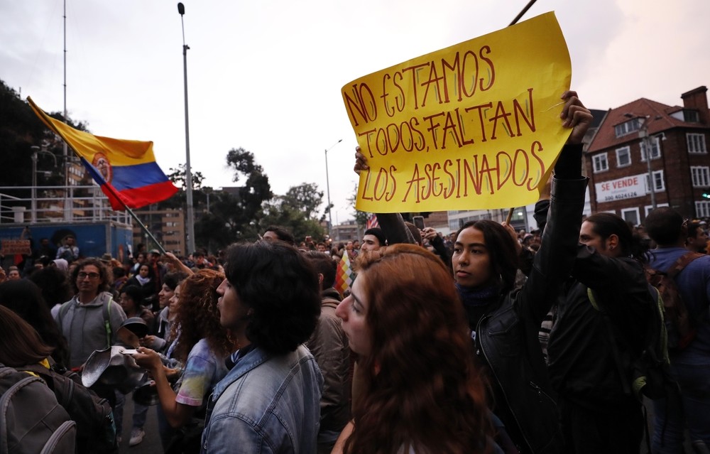 Un joven herido de gravedad en las manifestaciones de Bogotá