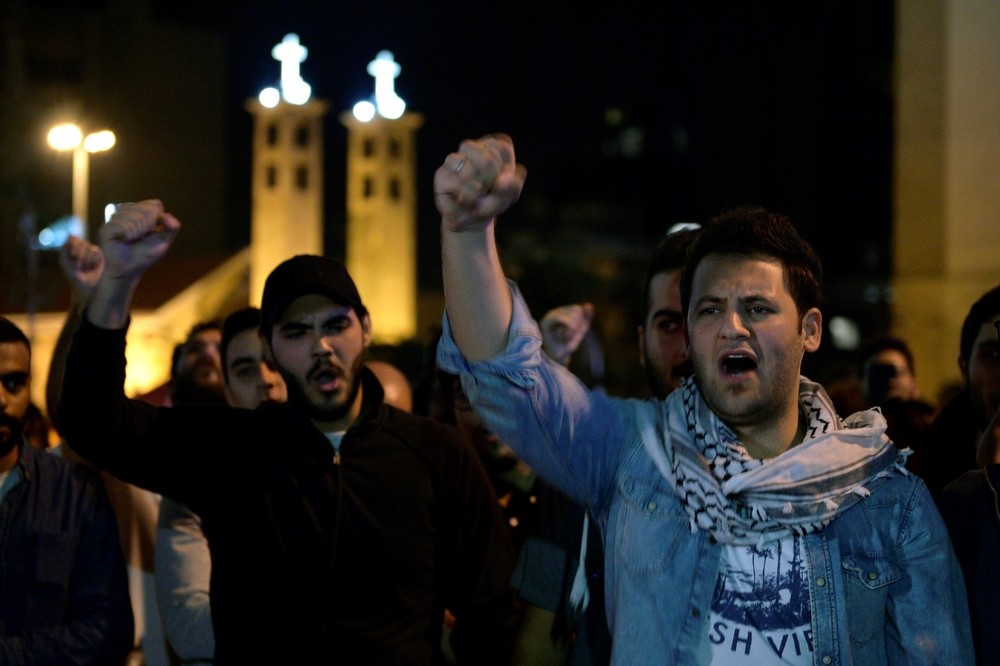 Los libaneses piden la caída del régimen