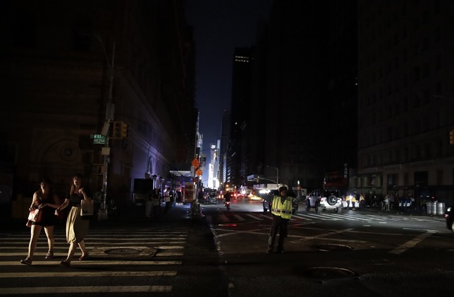 Un apagón deja a oscuras a Manhattan