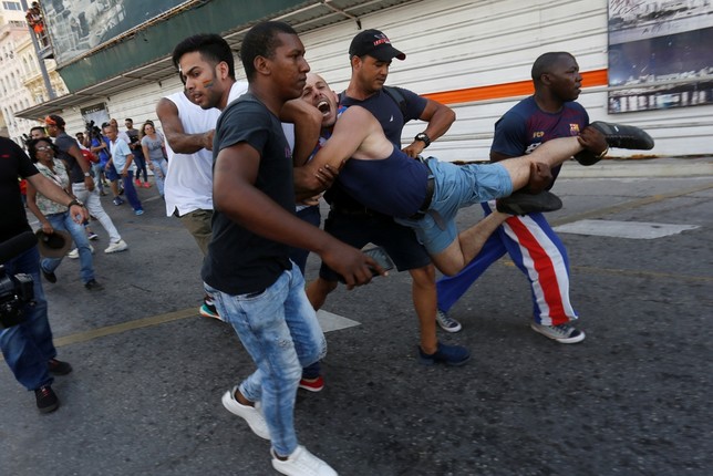 Enfrentamientos entre la Policía y activistas LGTBI en Cuba