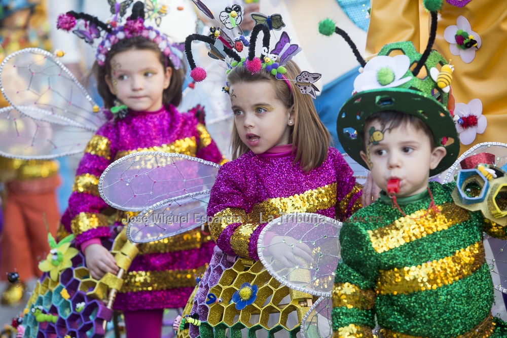 Colorido desfile infantil en Villarrobledo