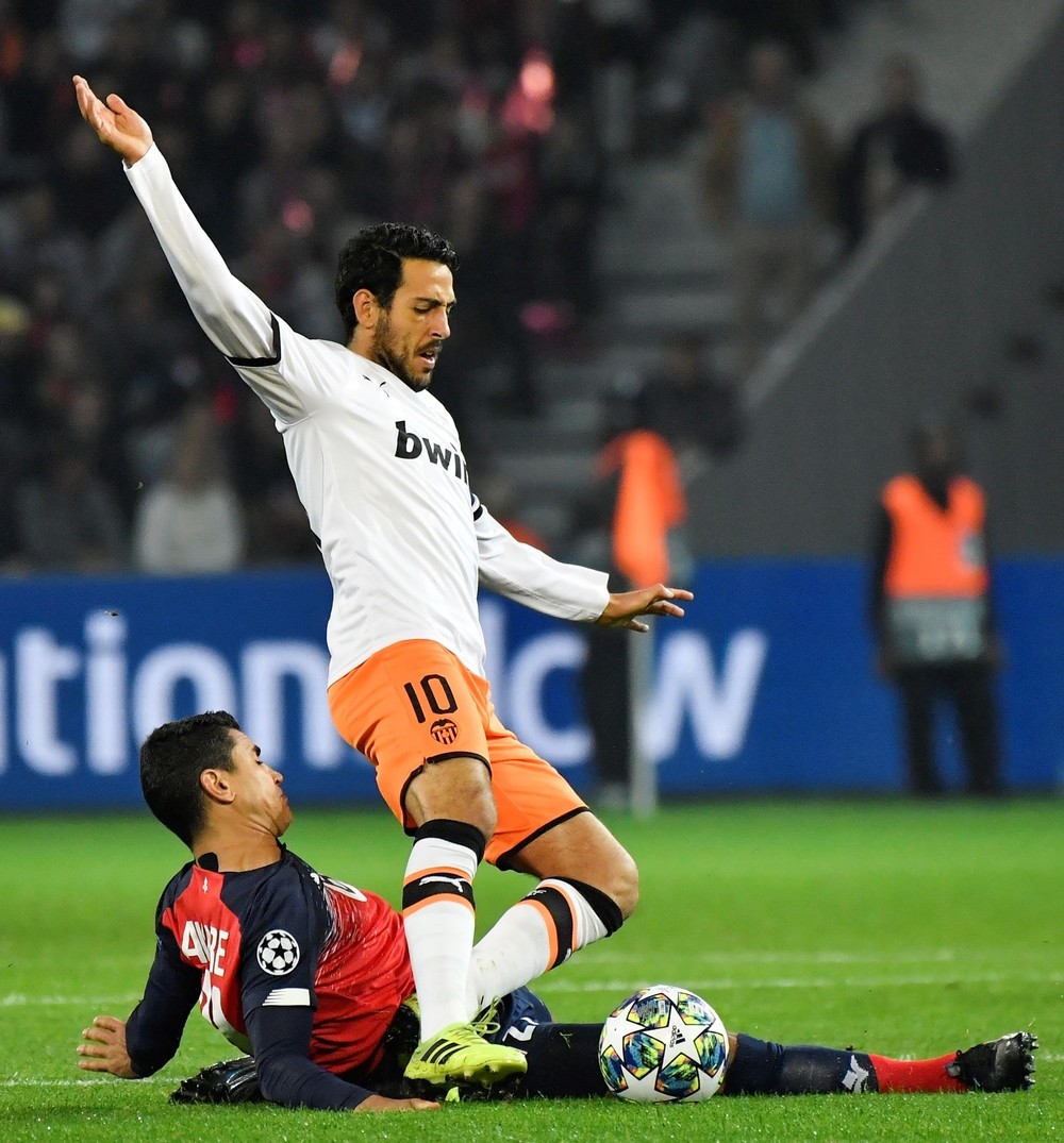 El Valencia cede dos puntos clave ante el Lille