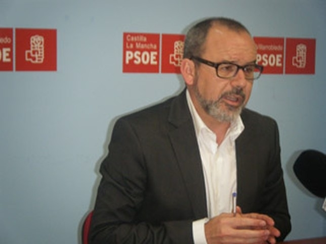 Dimite Alberto González como secretario general del PSOE