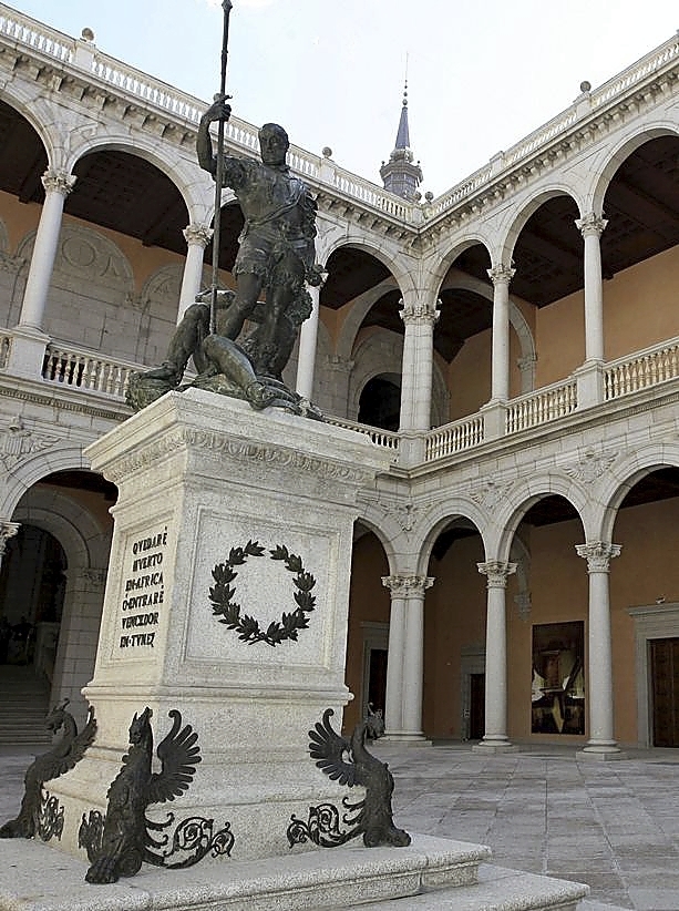 Andersen contó que había cabras subiendo por los muros del Alcázar.