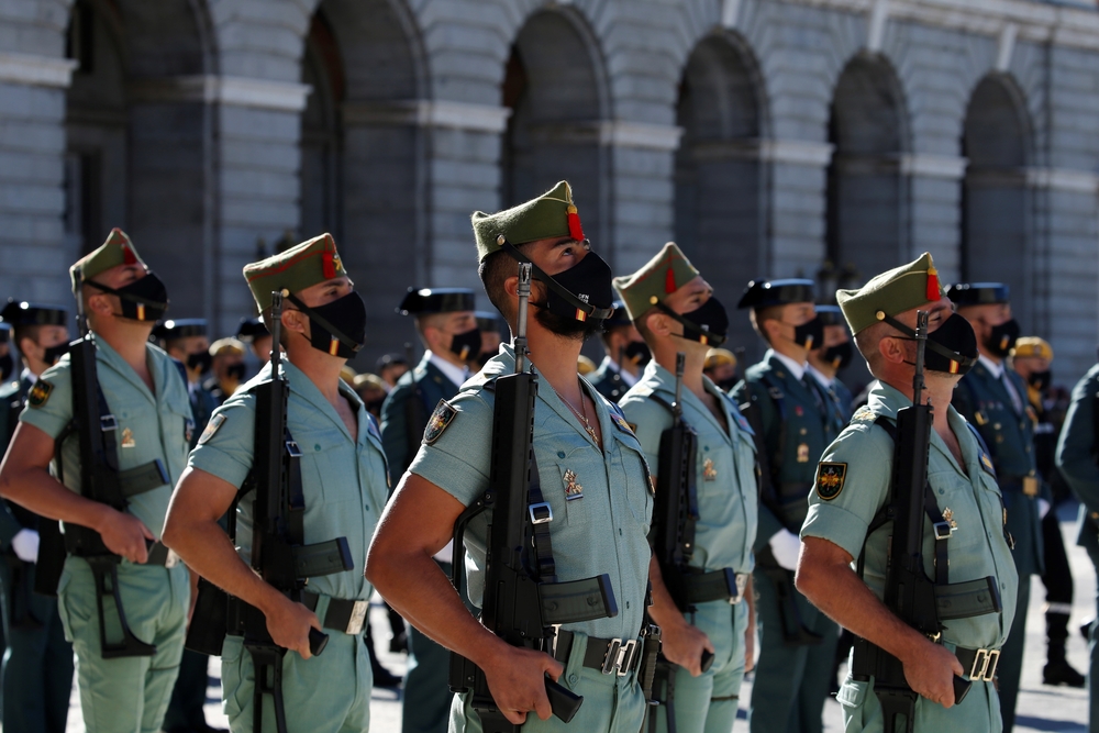 Los miembros de la Legión participan en el desfile terrestre  / POOL