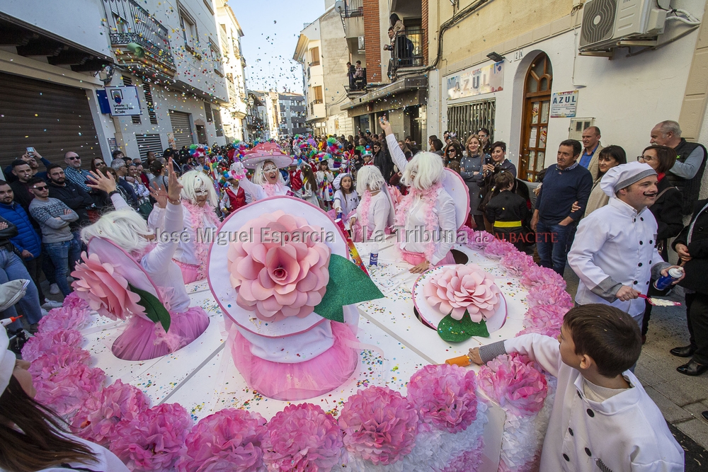 Un desfile muy colorido y con gran sentido del humor