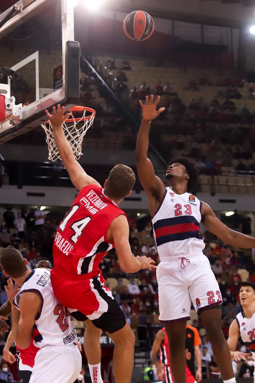 El Baskonia sufre una dura derrota en Atenas