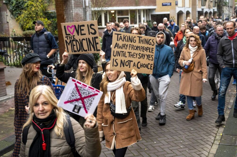 Demonstration against coronavirus measures in Breda  / EVERT ELZINGA
