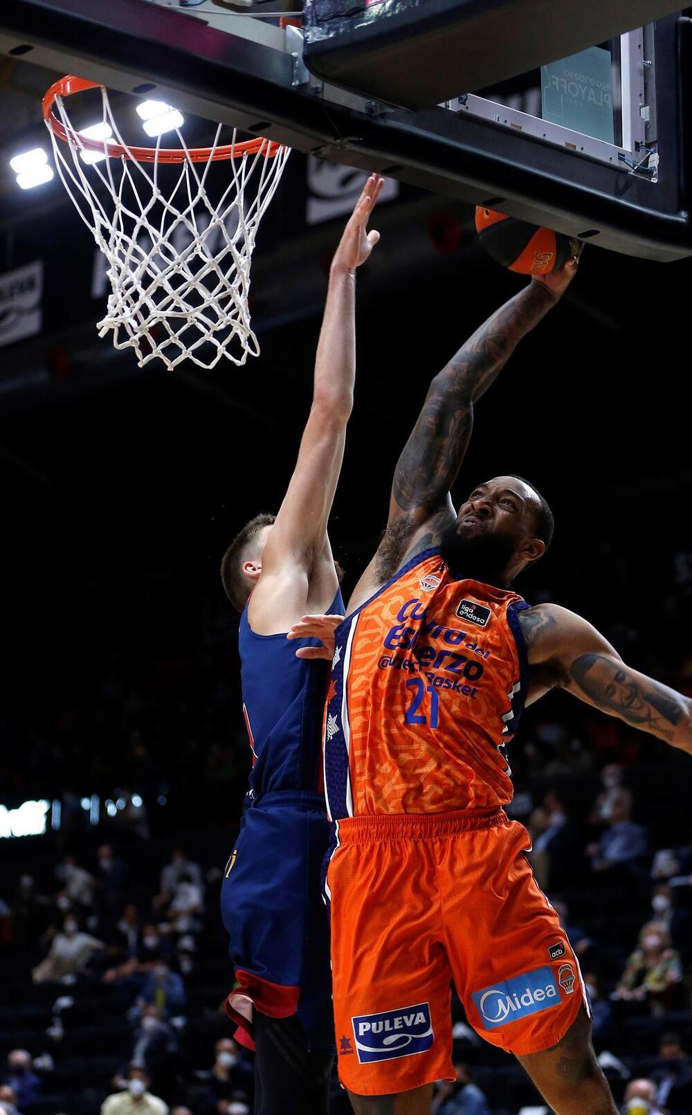 El Valencia Basket se hace fuerte en La Fonteta