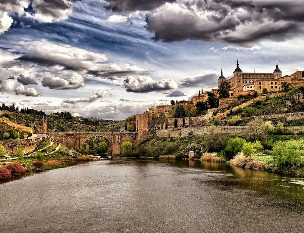 El río Tajo, a su paso por la capital de Castilla-La Mancha