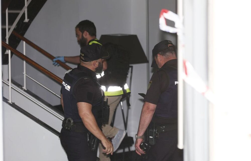 Tres muertos por disparos en una vivienda de Madrid