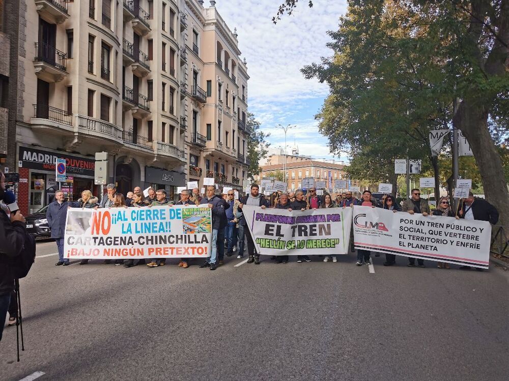 Manifestación en Madrid por la línea ferroviaria Chinchilla-Cartagena.
