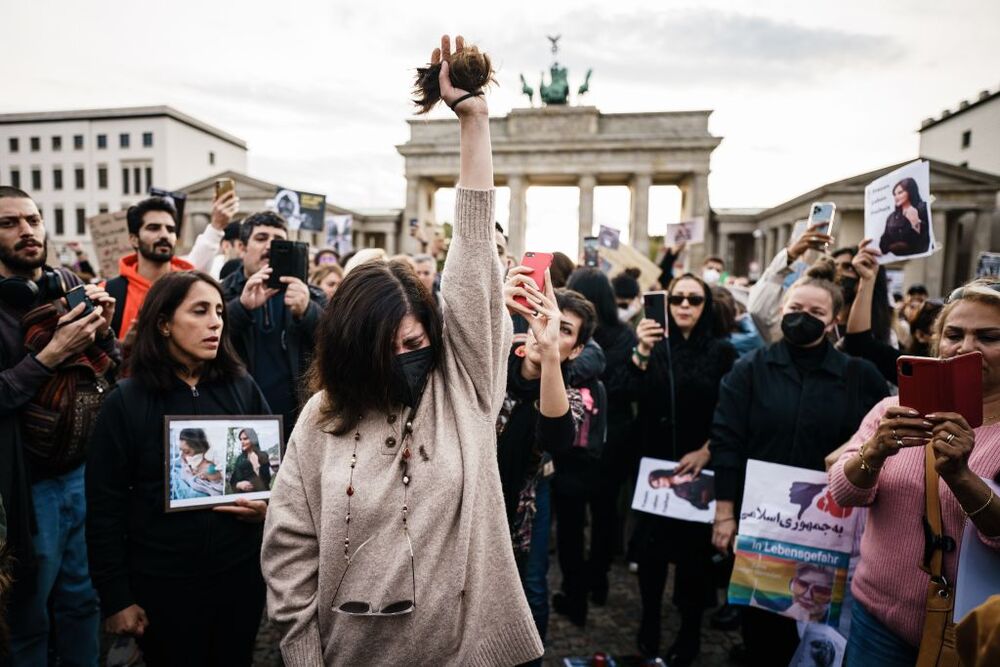 Rally in Berlin following Mahsa Amini's death  / CLEMENS BILAN