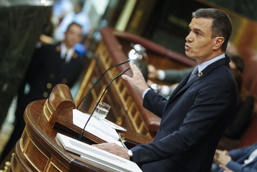 Sánchez impone un impuesto extra a las entidades financieras