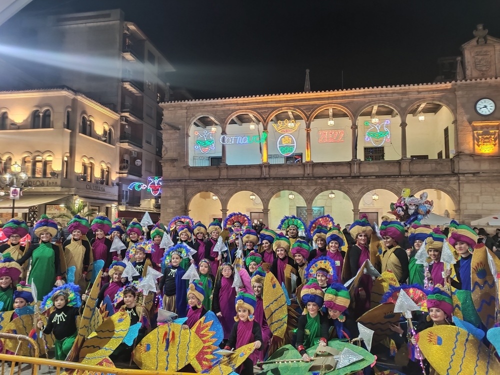 Fiesta de colorido y brillo en el Entierro de la Sardina