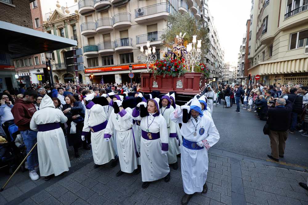 Un momento de la procesión de Martes Santo en las calles albacetenses.