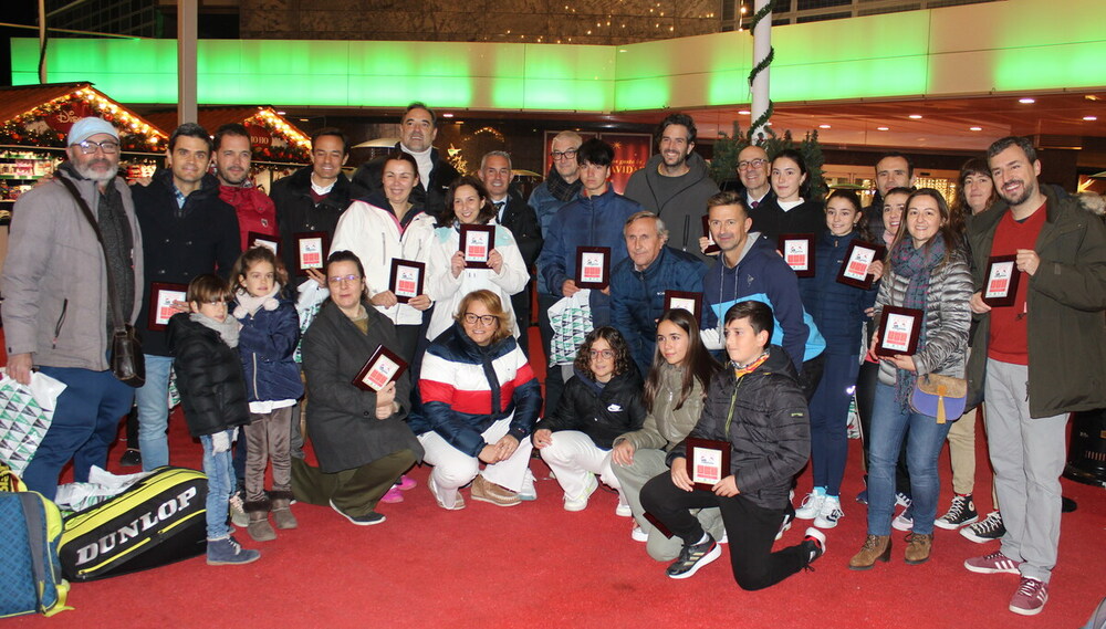 Todos los premiados en el torneo celebrado en las pistas del IMD en el Carlos Belmonte.