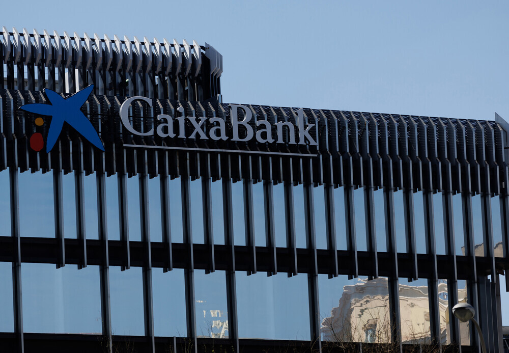 Fachada del edificio de CaixaBank en Madrid.