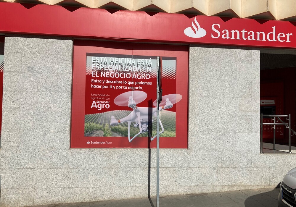 Santander remodela 14 oficinas para reforzar su apoyo al campo