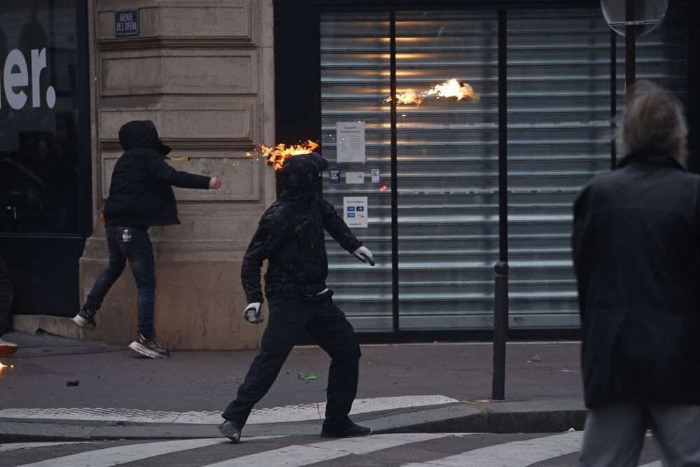 Nationwide strike in France against planned pension reform  / YOAN VALAT