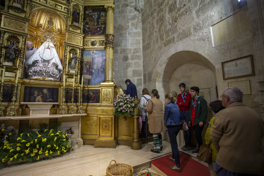El Camarín de la Virgen se abrió a los albacetenses  / JOSÉ MIGUEL ESPARCIA