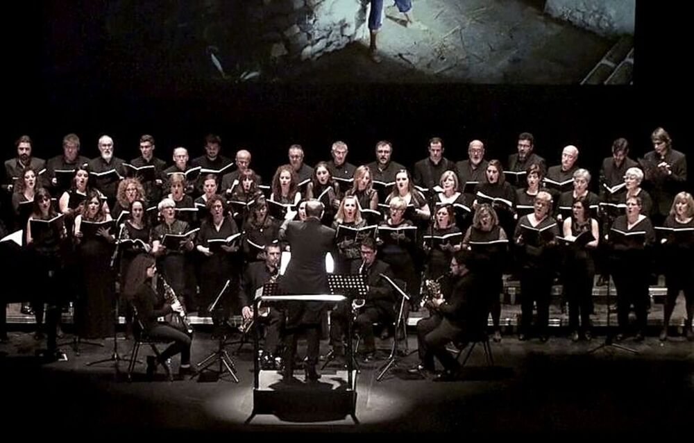 Banda Sinfónica Municipal de Albacete y Schola Cantorum actúan en el Teatro Circo.