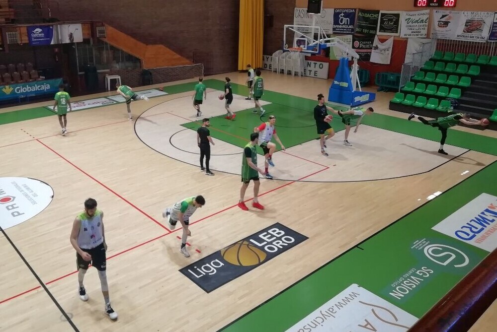 El Albacete Basket se ejercitó hoy en el Pabellón del Parque antes de viajar a Burgos.
