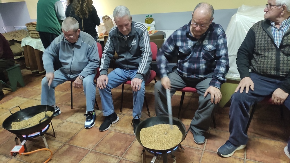 Preparan los tostones de San Antón en Villarrobledo