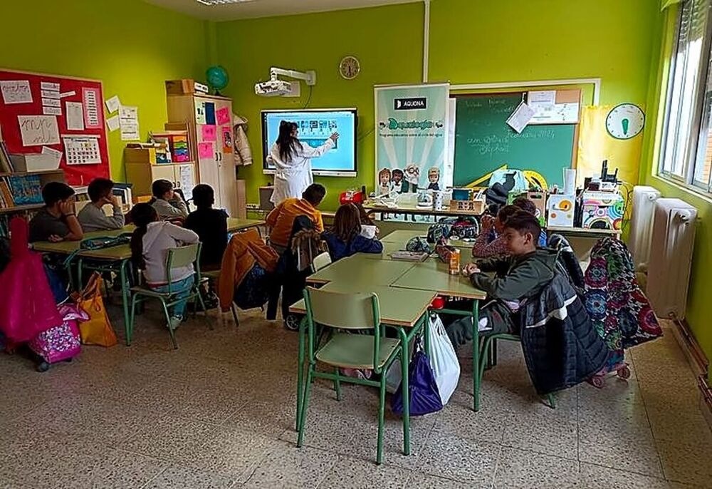 Taller de Aqualogía en el CEIP Ave María de Palencia.