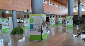 Una exposición sobre biodiversidad, en el Aeropuerto