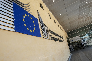 Bruselas pospone la tasa digital europea