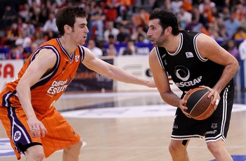 Víctor Claver regresa al Valencia Basket y firma hasta 2024