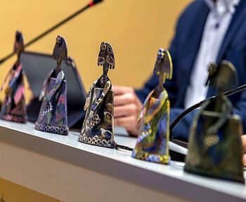 La UCLM y la Federación de Taxistas, premios 'Meninas 2021'