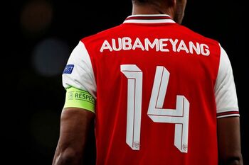 El Arsenal le quita la capitanía a Aubameyang