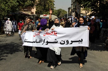 Afganistán vive un nuevo día de protestas civiles