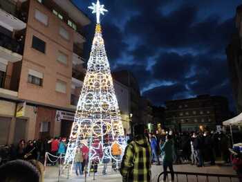 Realizan el encendido del Árbol de Navidad en Tobarra