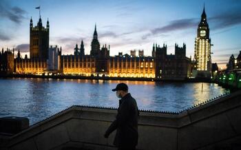 Reino Unido rebasa el umbral de los 150.000 fallecidos