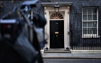Johnson se encierra en Downing Street