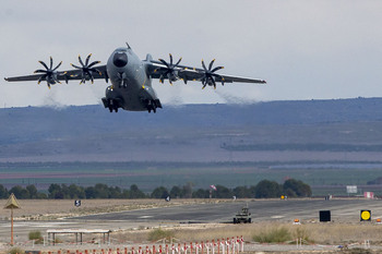 Aviones con armas para Ucrania despegaron desde la Base