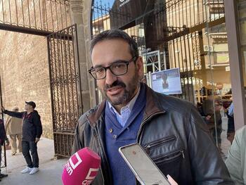 El PSOE acusa a Núñez de esconderse y no defender a C-LM