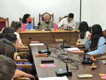 La alcaldesa de Tobarra preside un pleno joven participativo