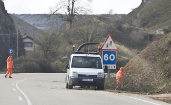 Destinan casi 110.000 euros a limpiar carreteras provinciales