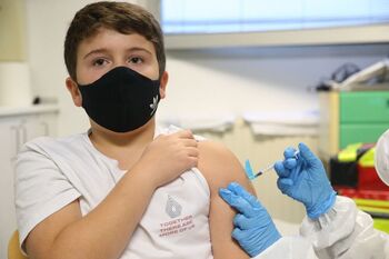 Sanidad incluirá la vacuna del papiloma a niños de 12 años