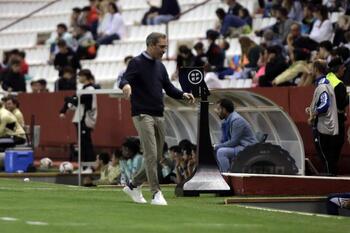 El Real Oviedo destituye a Jon Pérez Bolo
